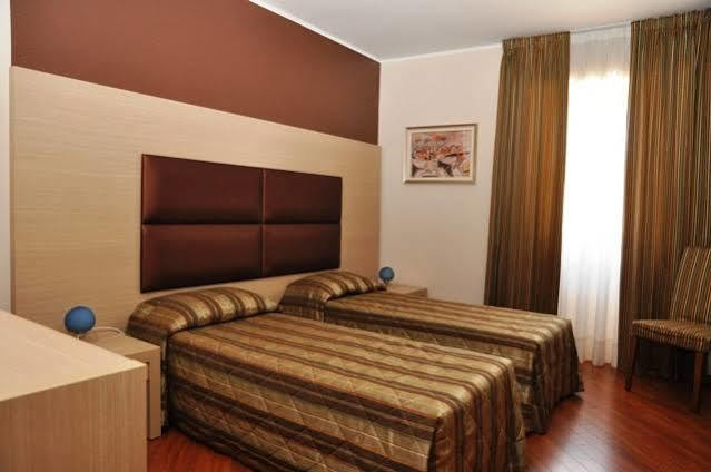 Hotel Dulcinea Muggia Exterior photo