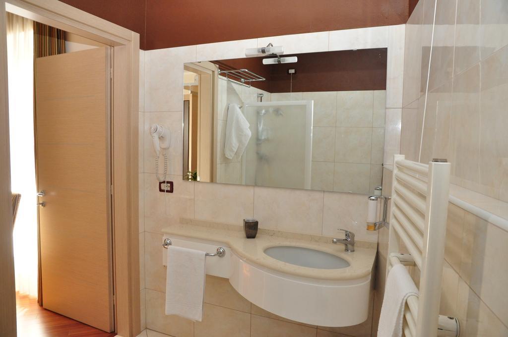 Hotel Dulcinea Muggia Room photo